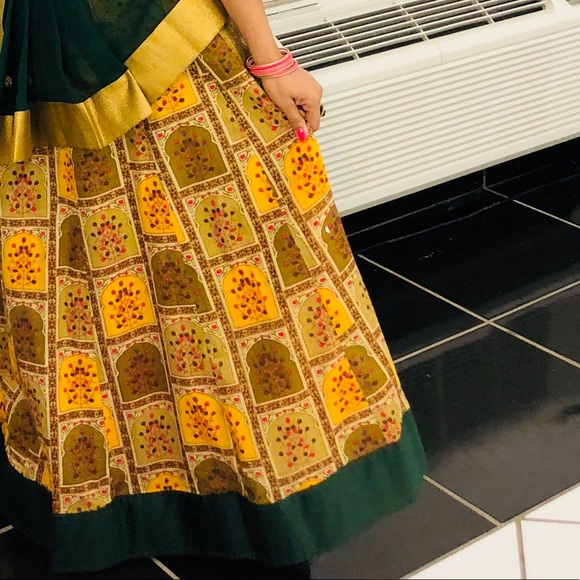 Chaniya choli - Picture 2 of 3